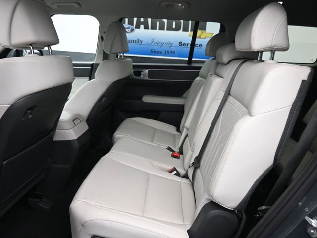 Used 2025 Hyundai Santa Fe SEL FWD image 11