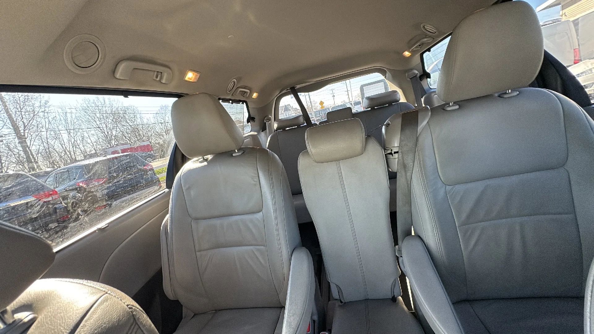 Used 2015 Toyota Sienna XLE image 22