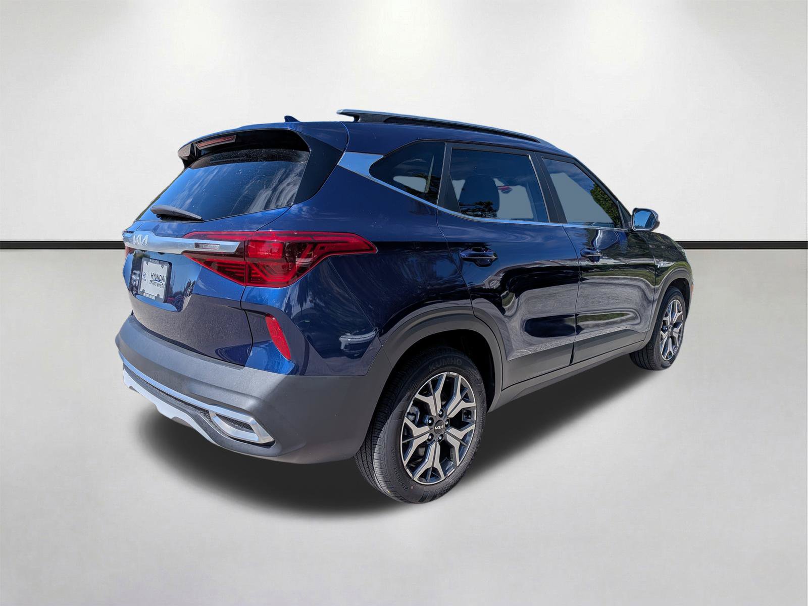 Used 2023 Kia Seltos EX AWD/4WD image 4
