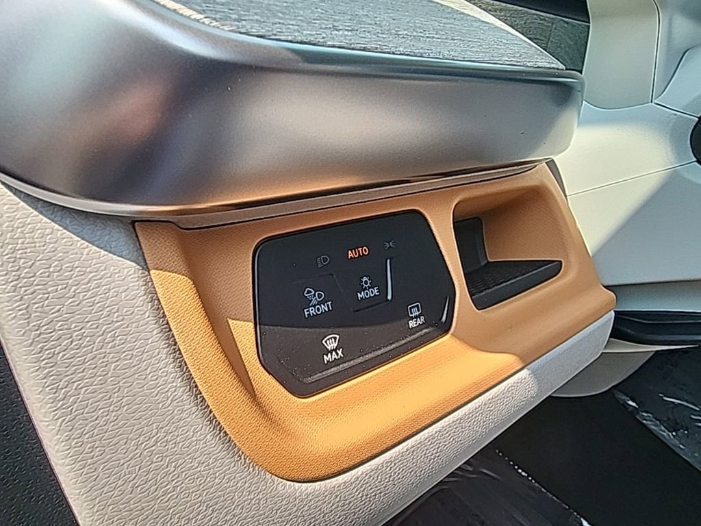 New 2025 Volkswagen ID. Buzz 1st Edition image 11