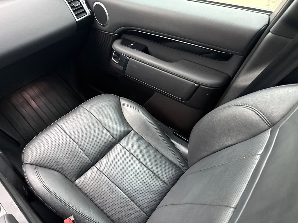 Used 2019 Land Rover Discovery SE AWD/4WD image 13