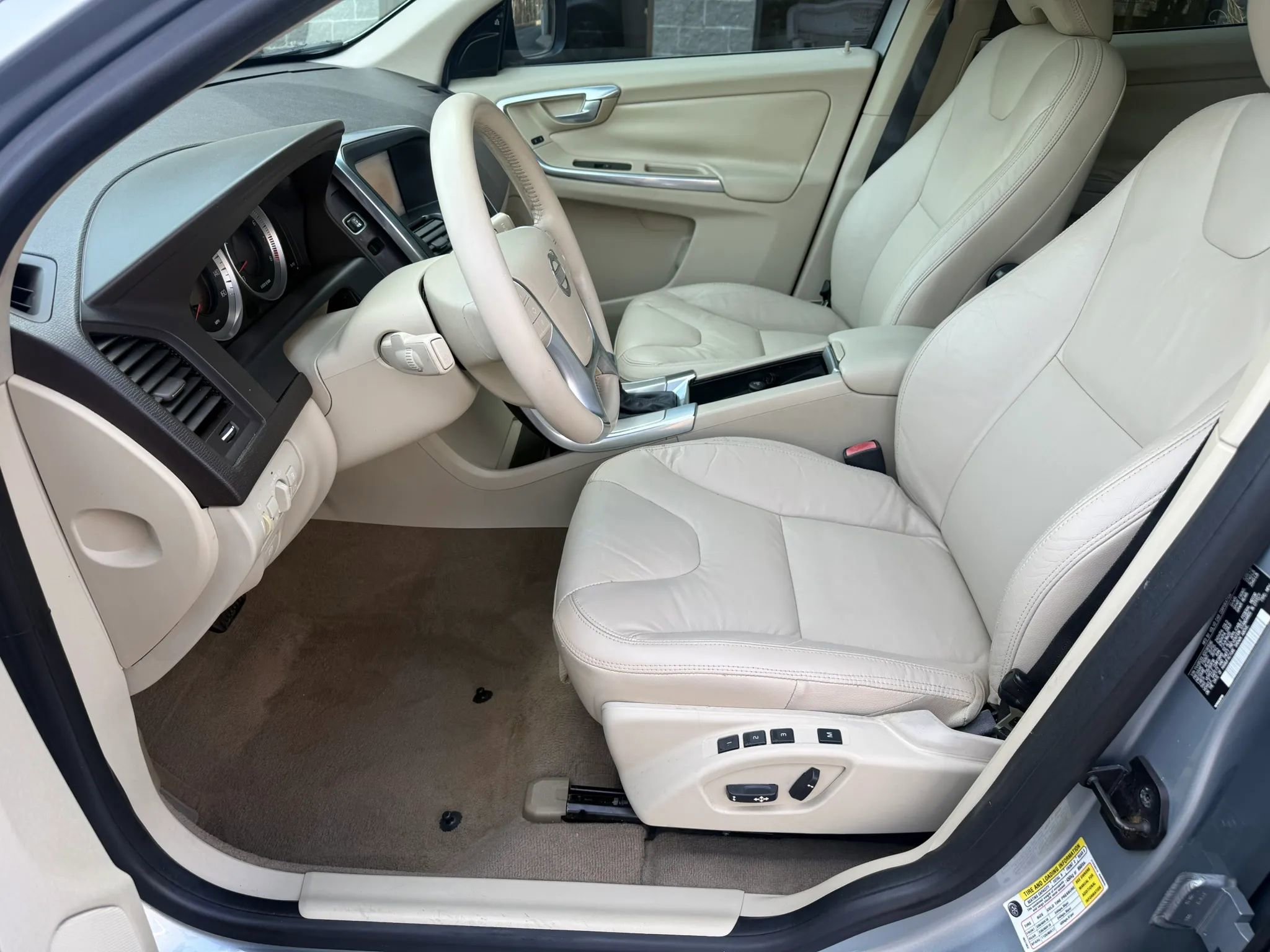 Used 2013 Volvo XC60 3.2 FWD image 16
