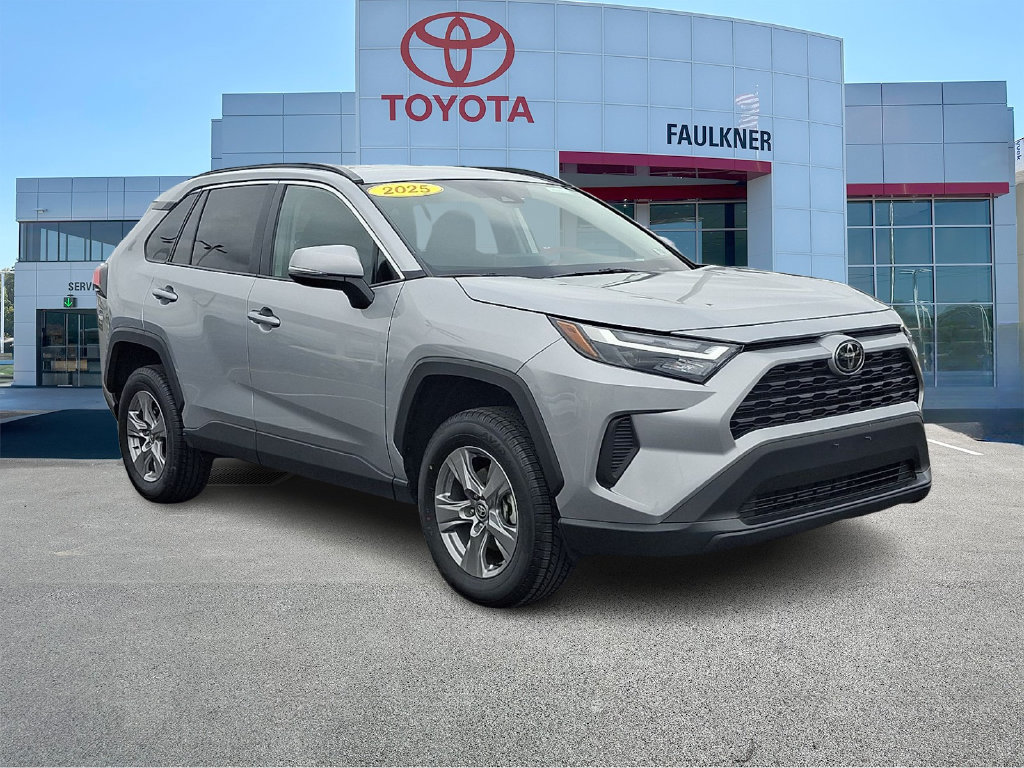 Certified 2025 Toyota RAV4 XLE AWD/4WD image 1