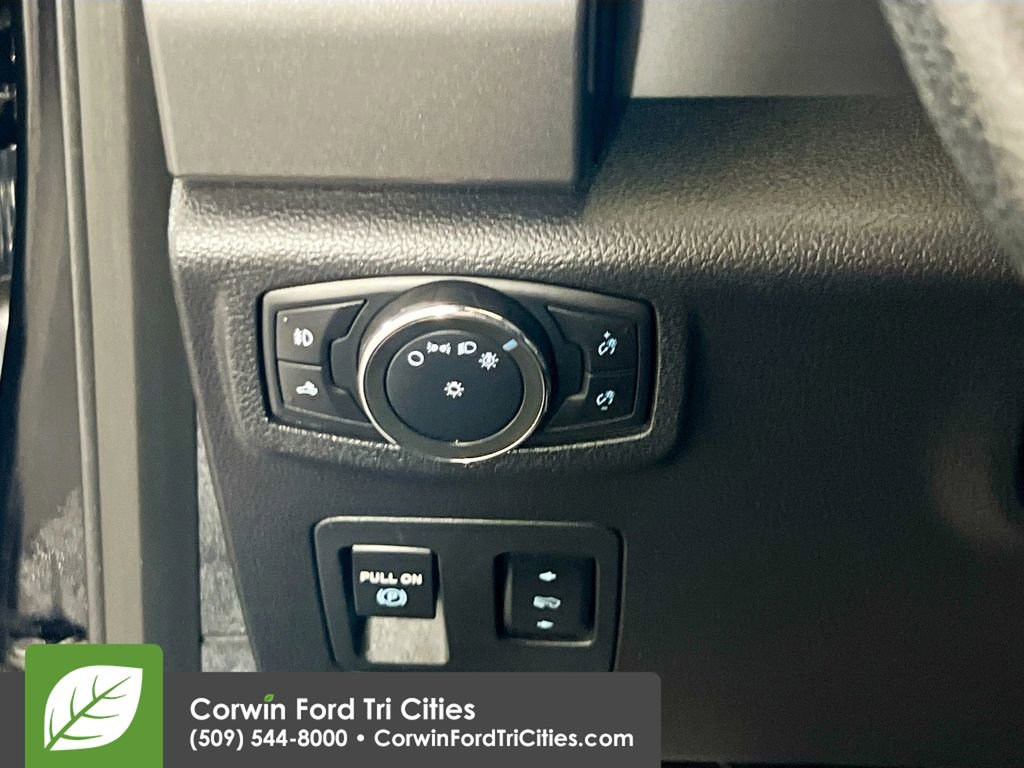 Used 2016 Ford F150 XLT w/ Equipment Group 302A Luxury image 18