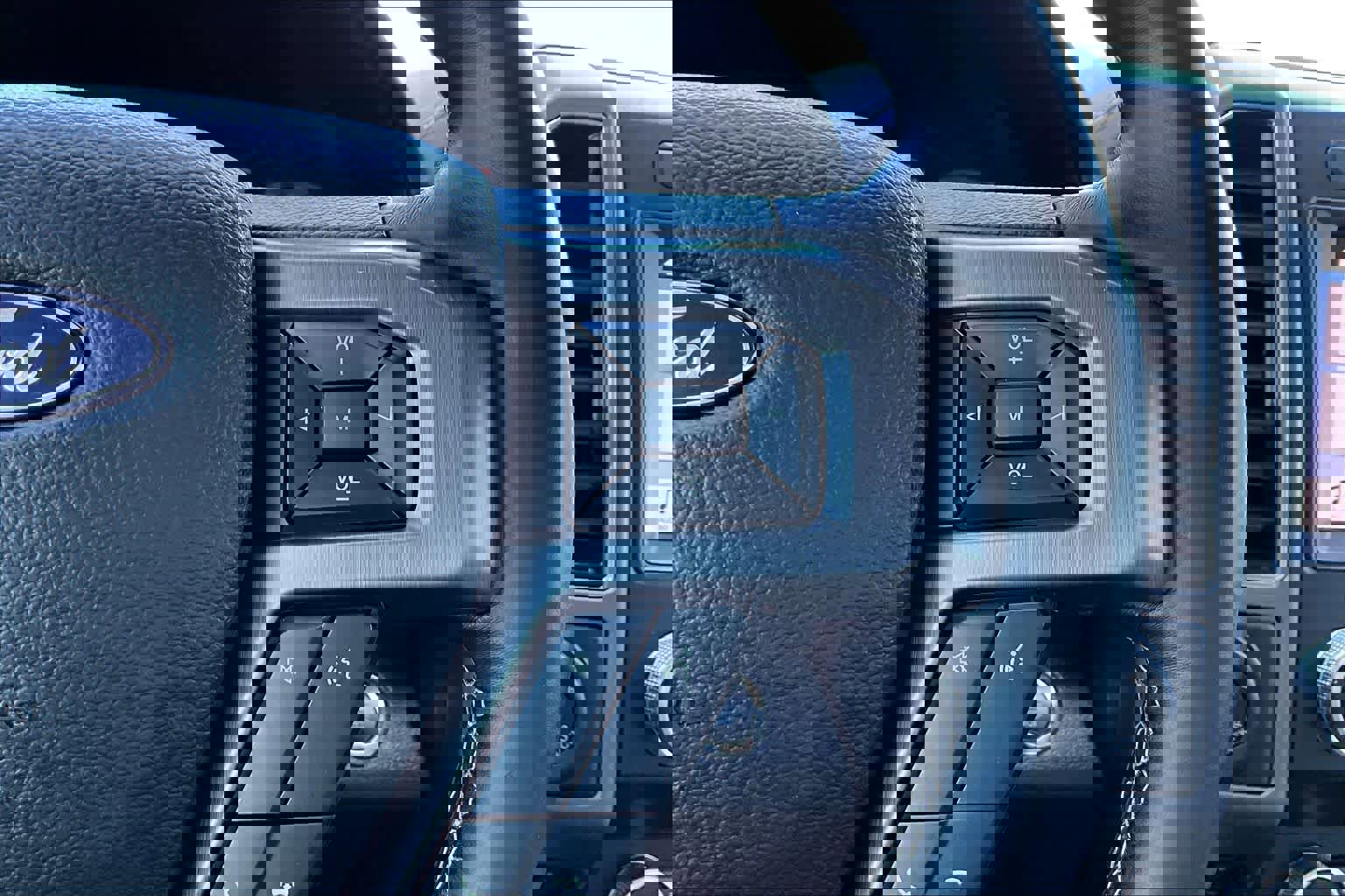 Used 2019 Ford Expedition Max Platinum RWD image 25