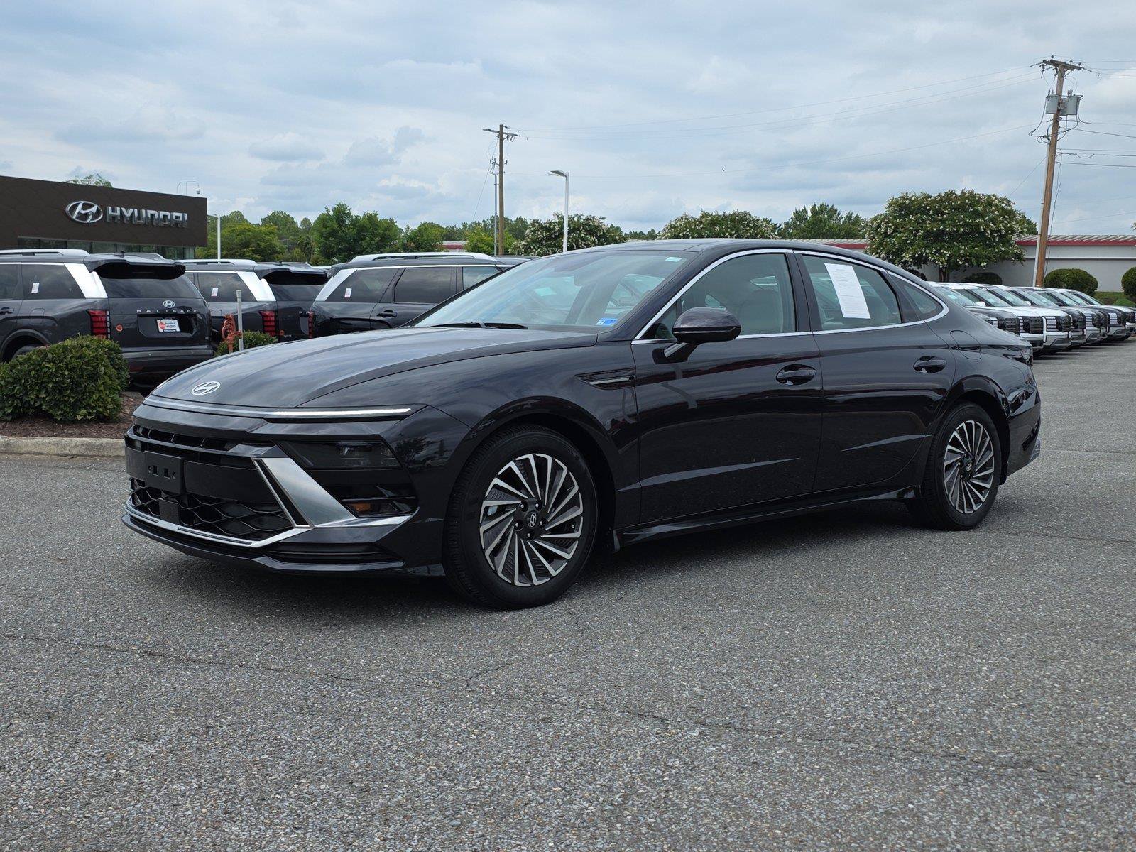 Certified 2026 Hyundai Sonata SEL FWD image 2
