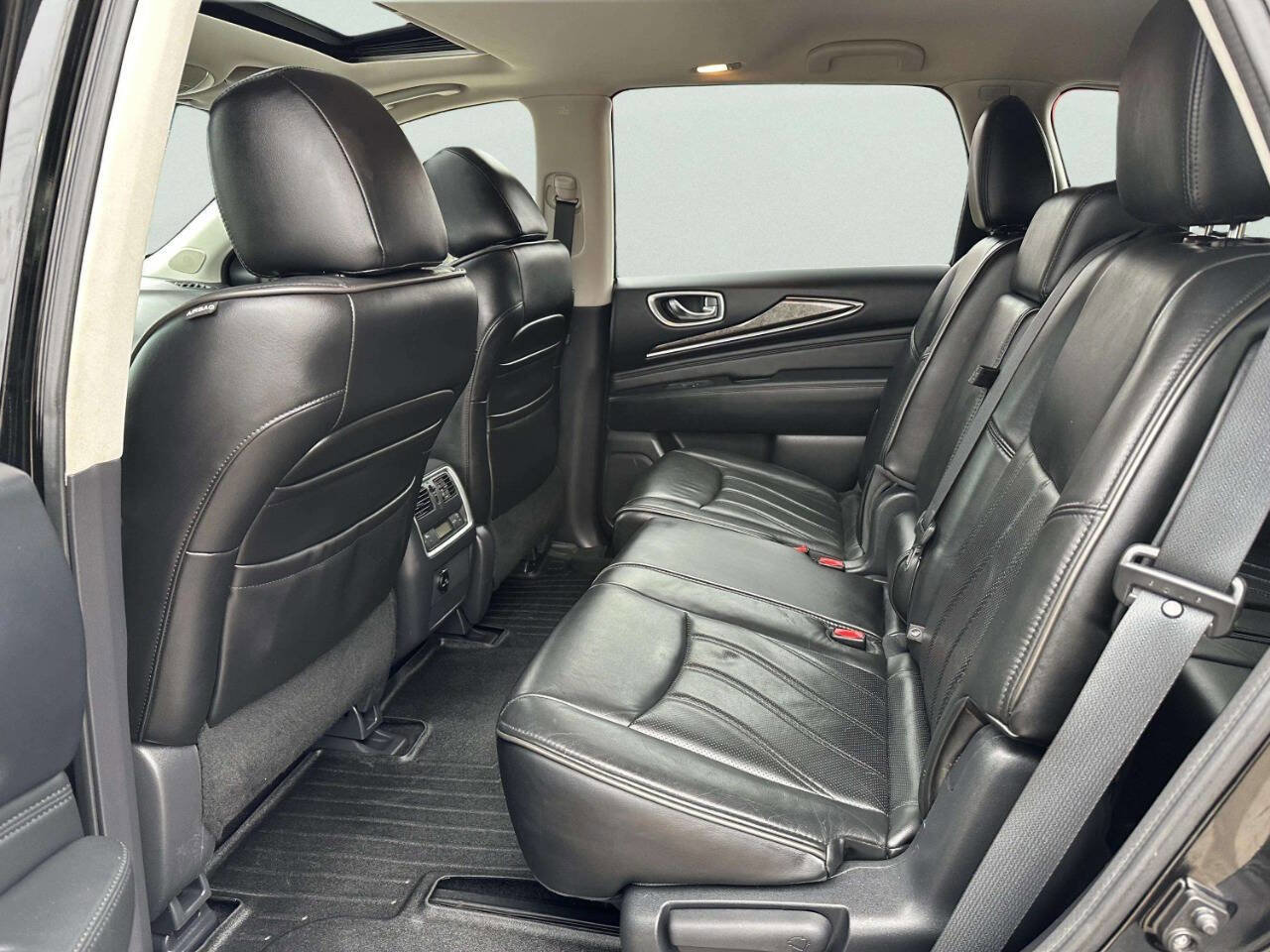 Used 2015 INFINITI QX60 Base AWD 4dr SUV w/ Premium Plus Package image 11