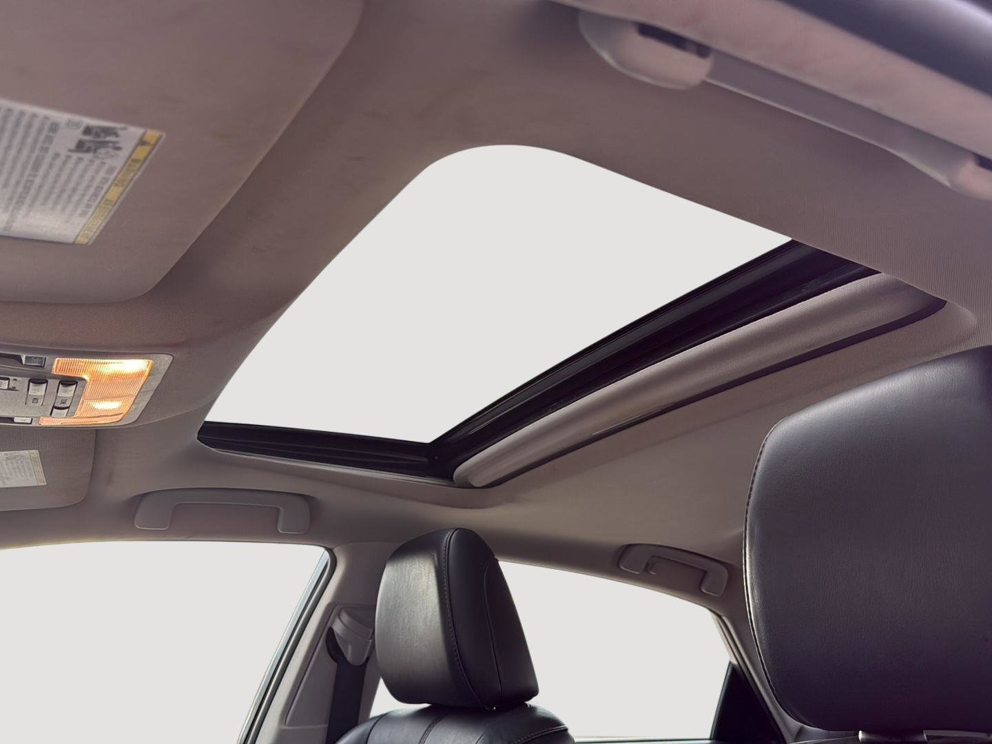 Used 2017 Toyota Avalon Limited image 20