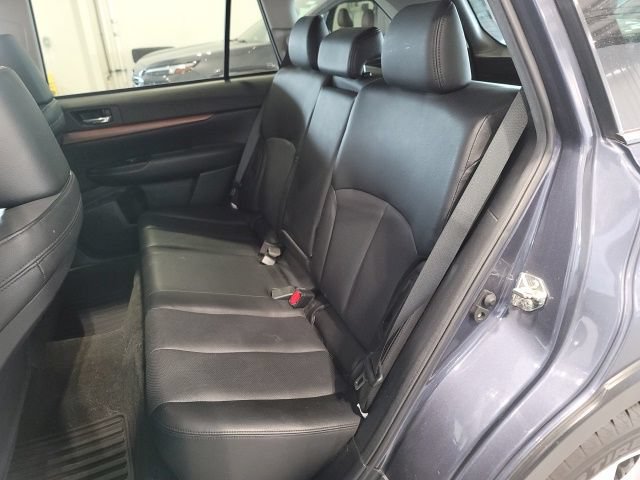 Used 2014 Subaru Outback 2.5i Limited w/ Accessory Value Package (OYS) AWD/4WD image 10