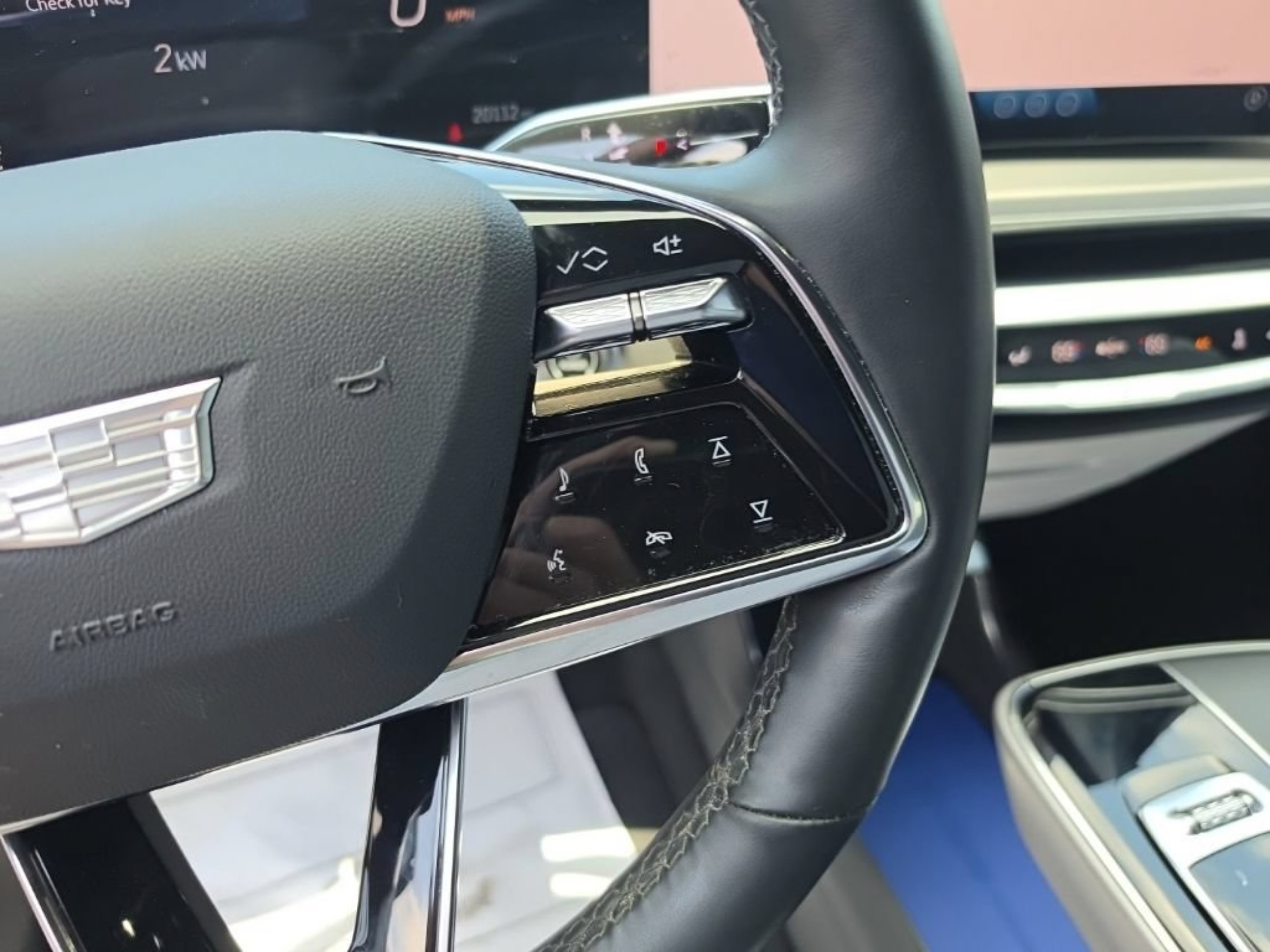 Used 2025 Cadillac Lyriq Luxury w/ LPO, Floor Liner Package AWD/4WD image 15