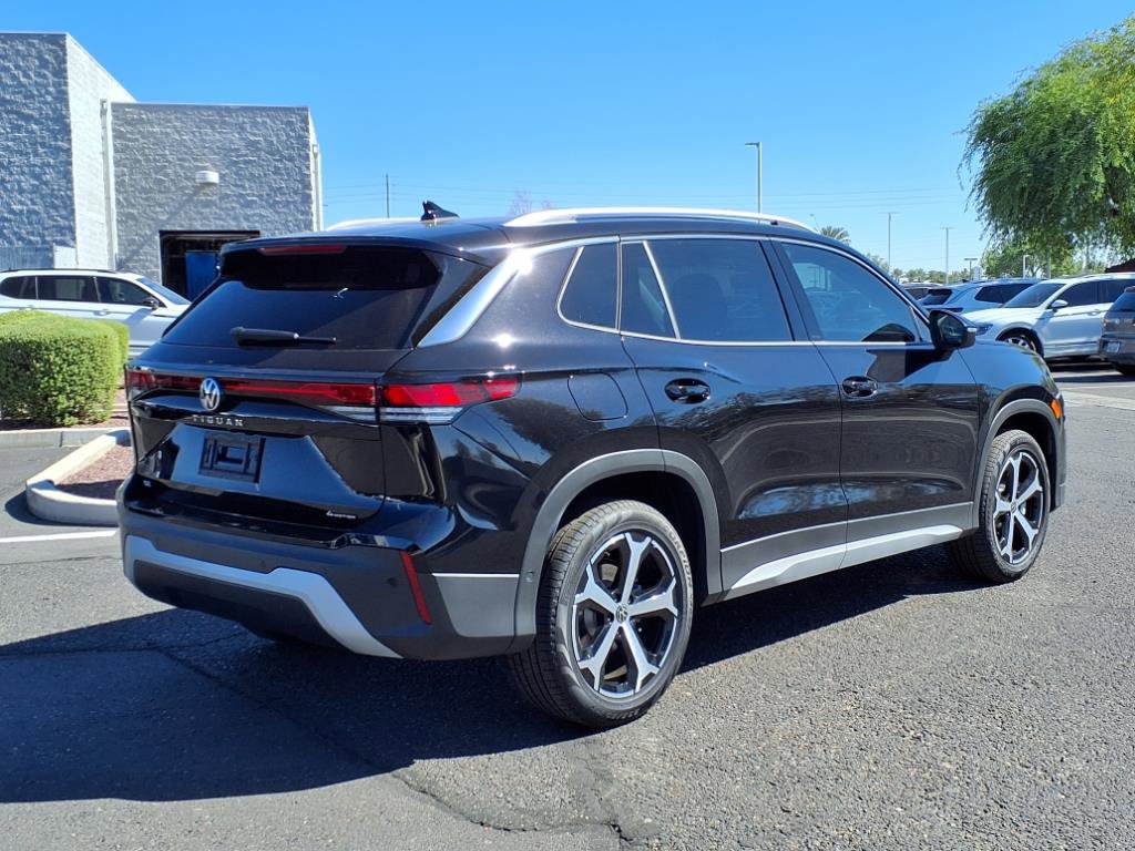 New 2025 Volkswagen Tiguan SE image 4