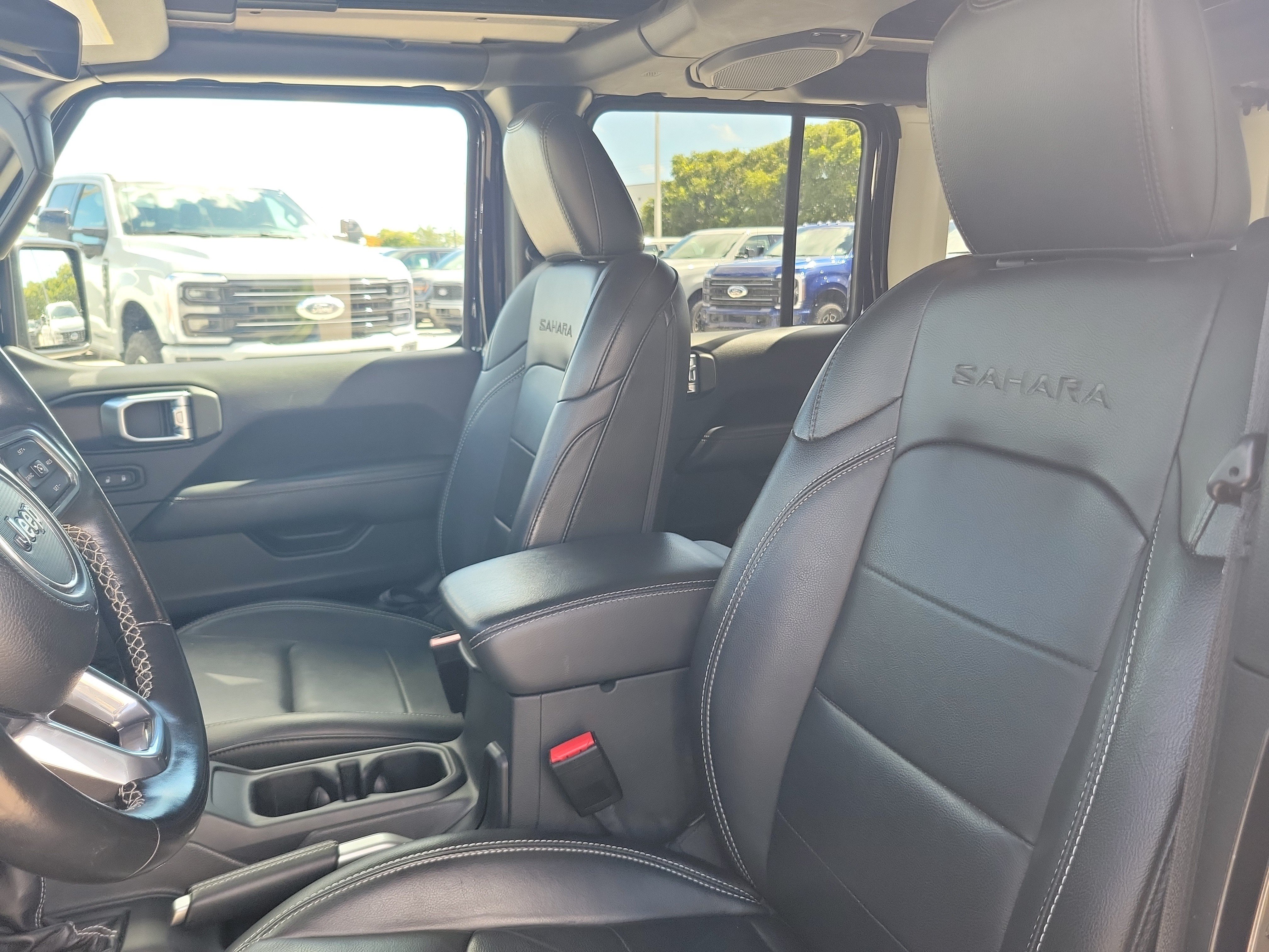 Used 2022 Jeep Wrangler Unlimited Sahara w/ Safety Group AWD/4WD image 11