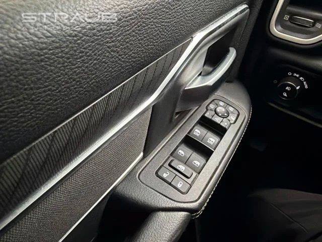Used 2025 RAM 2500 Big Horn AWD/4WD image 18