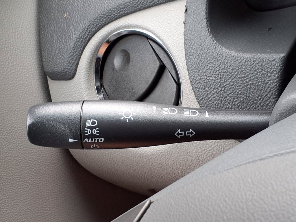 Used 2008 Chevrolet HHR LS FWD image 16