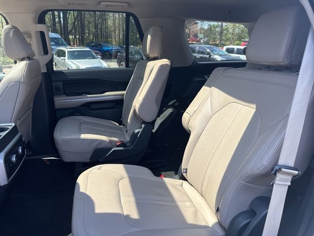 Used 2024 Ford Expedition Limited image 11
