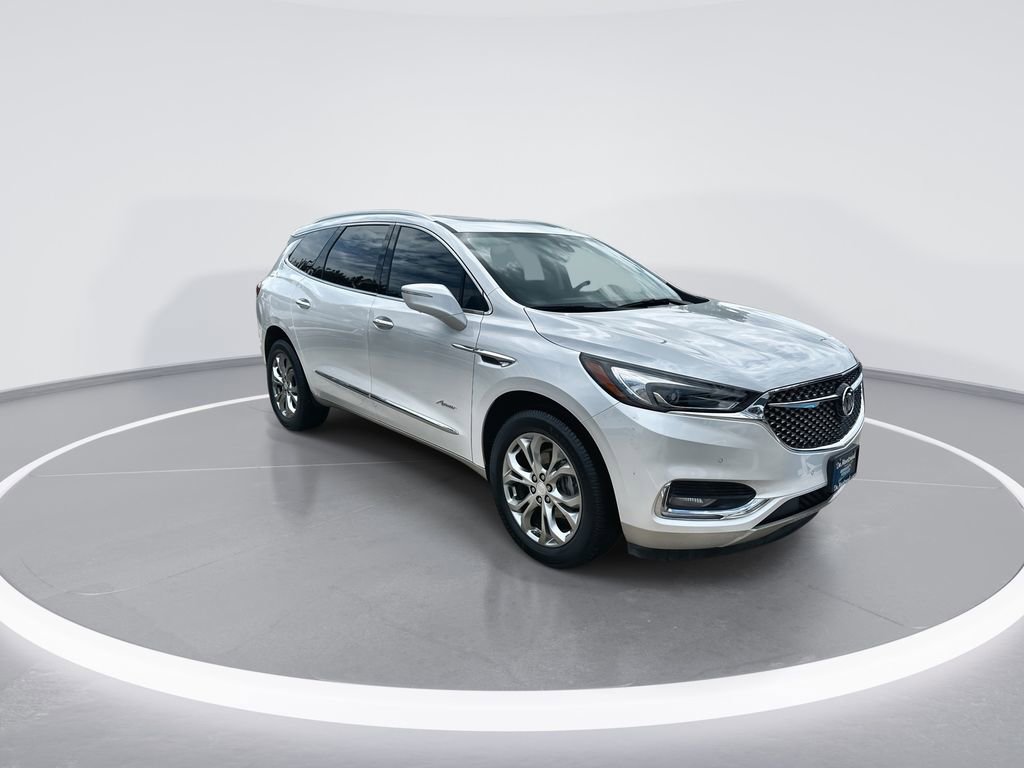 Used 2018 Buick Enclave Avenir w/ Avenir Technology Package FWD image 2