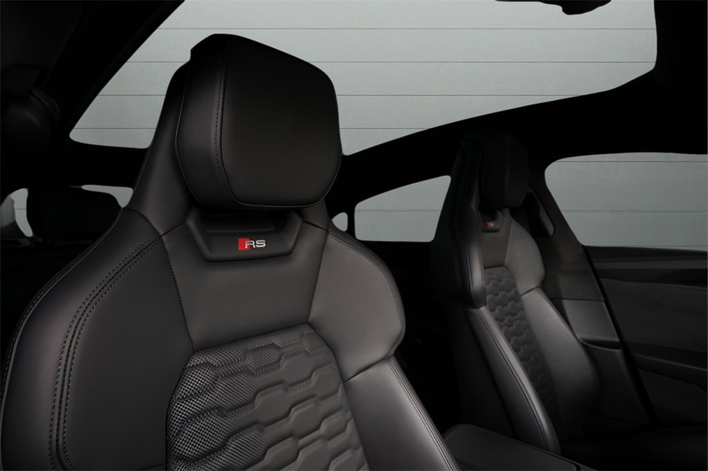 Used 2024 Audi RS e-tron GT image 29