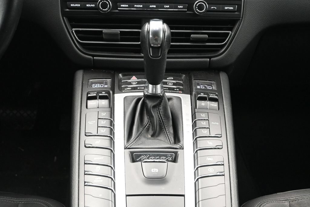 Certified 2021 Porsche Macan S AWD/4WD image 22