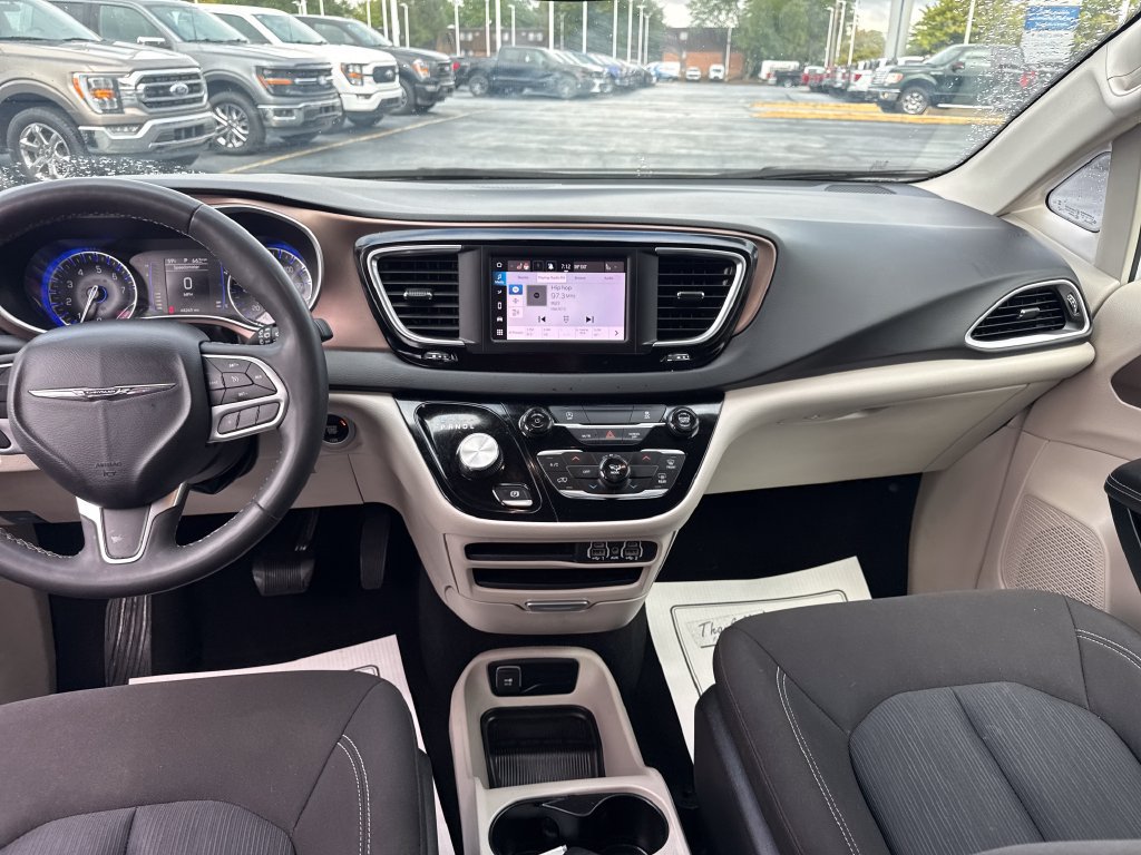 Used 2023 Chrysler Voyager LX FWD image 21