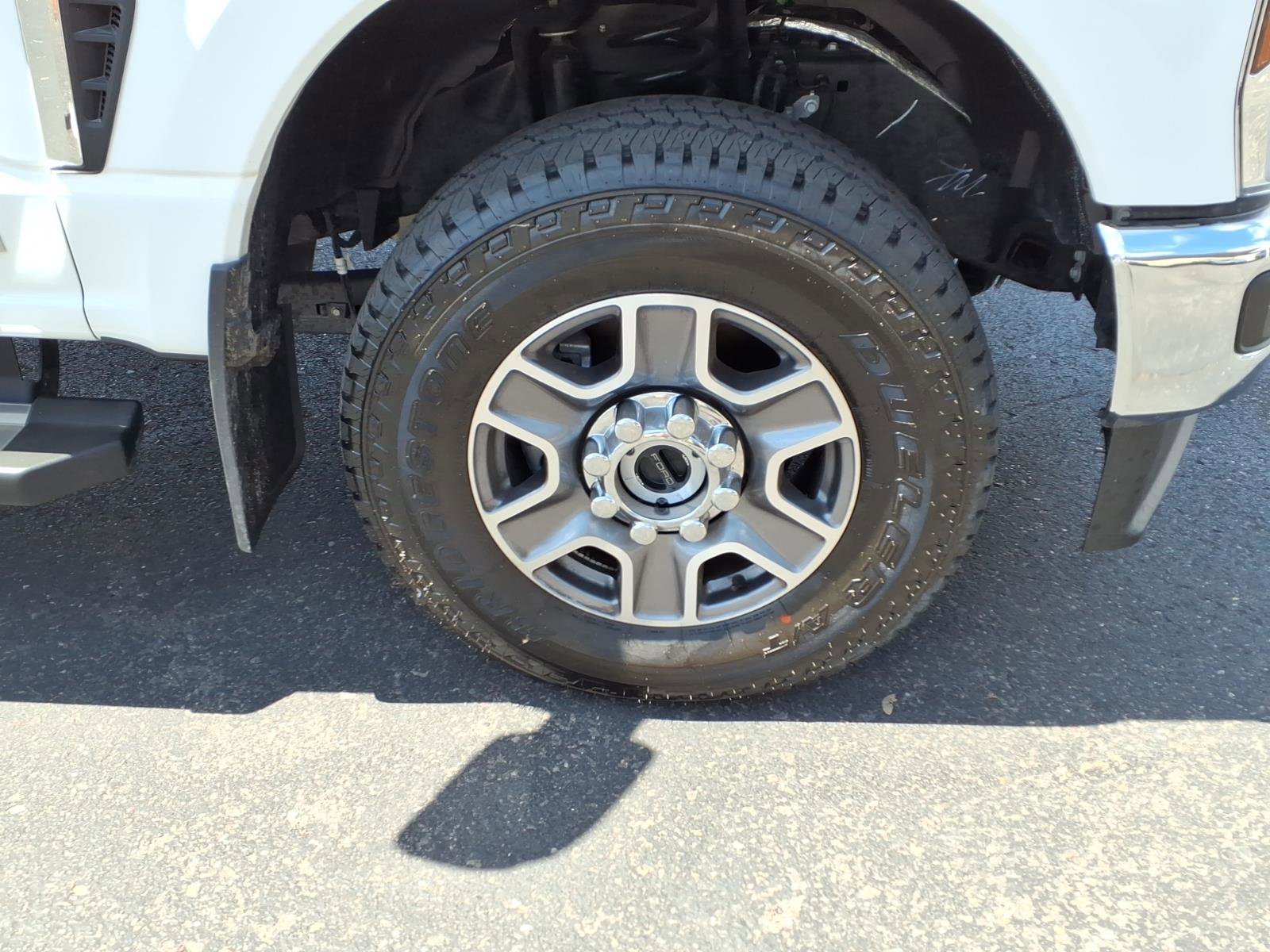 Used 2025 Ford F350 Lariat AWD/4WD image 9