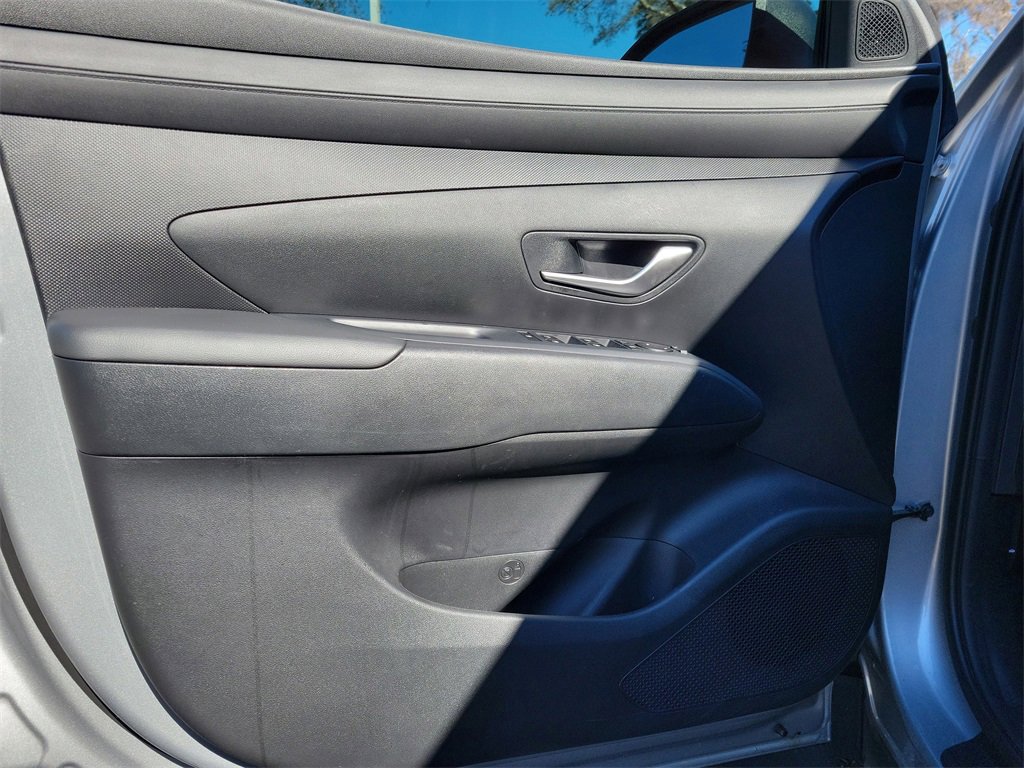 Used 2025 Hyundai Tucson SE image 14
