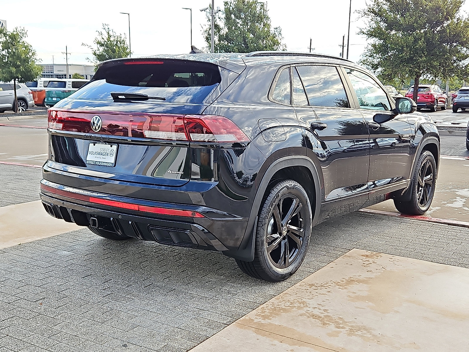 New 2026 Volkswagen Atlas Cross Sport SEL R-Line image 4