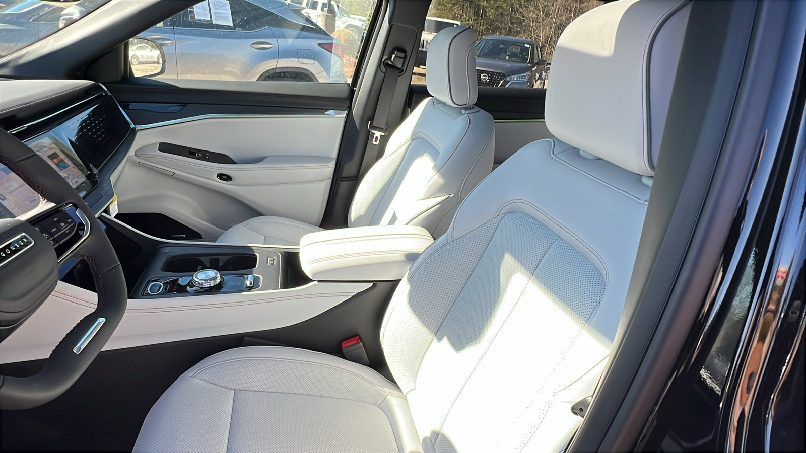 Used 2025 Jeep Wagoneer S Limited image 17