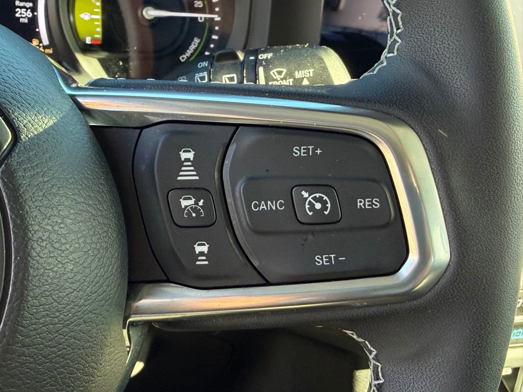 Used 2025 Jeep Wrangler Unlimited Sahara w/ Safety Group image 23