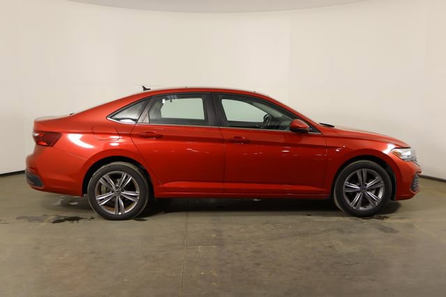 Used 2023 Volkswagen Jetta SE w/ Panoramic Sunroof Package image 37