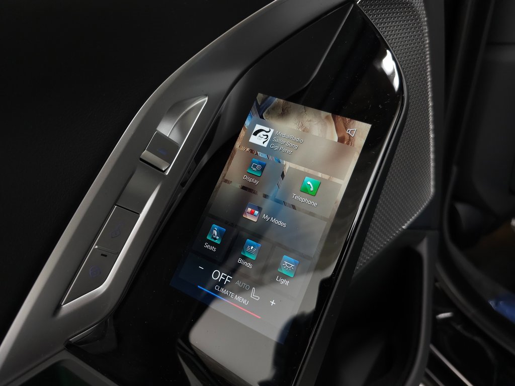 Used 2025 BMW i7 eDrive50 w/ M Sport Package image 35