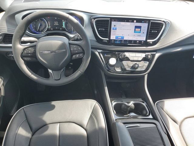 New 2026 Chrysler Pacifica Limited w/ S Appearance Package AWD/4WD image 14
