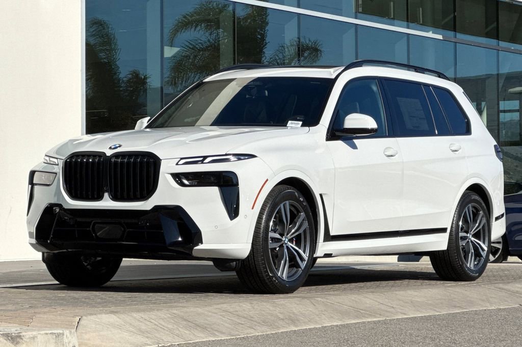 New 2026 BMW X7 xDrive40i w/ M Sport Package AWD/4WD image 7