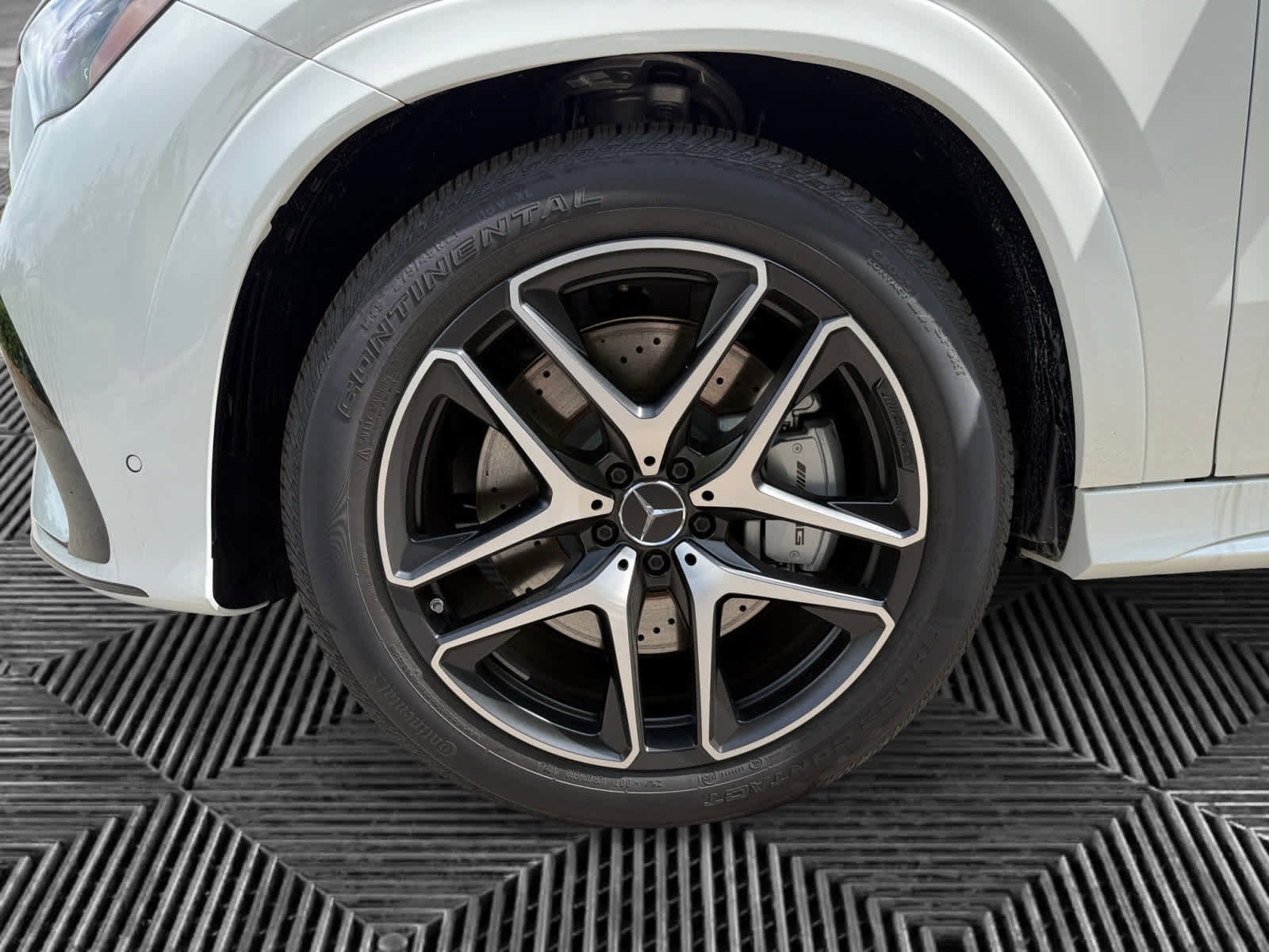 New 2025 Mercedes-Benz GLE 53 AMG 4MATIC Coupe image 9