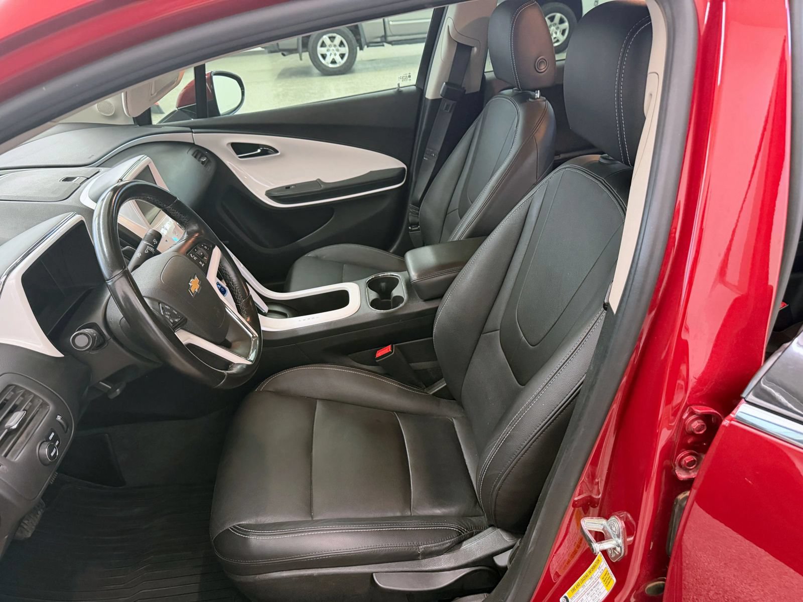 Used 2015 Chevrolet Volt Premium w/ Premium Trim Package FWD image 10