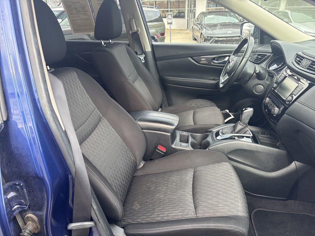 Used 2019 Nissan Rogue SV w/ Premium Package image 11