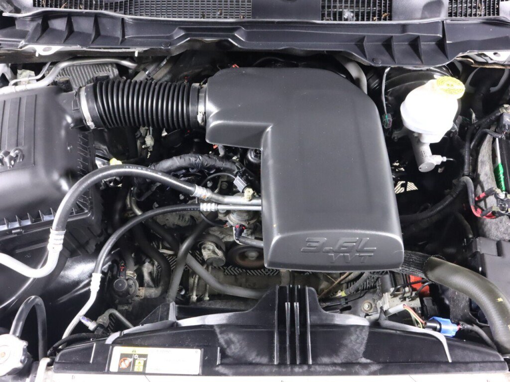 Used 2018 RAM 1500 Express w/ Express Value Package AWD/4WD image 41
