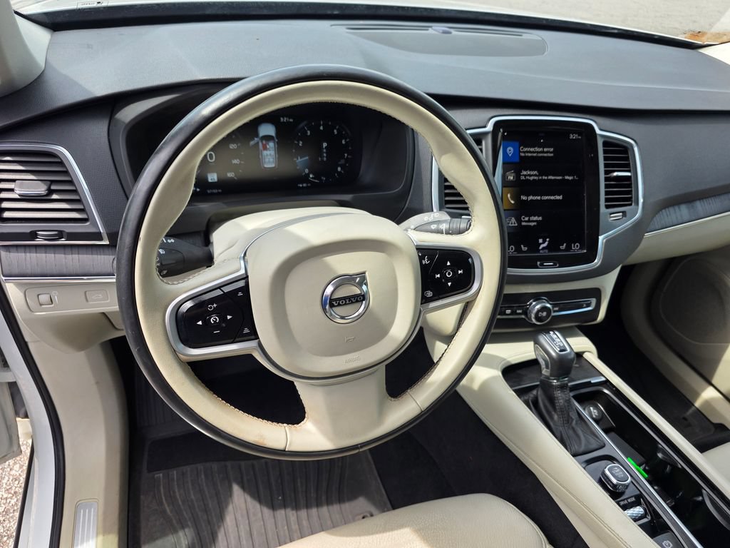 Used 2020 Volvo XC90 T5 Momentum w/ Protection Package Premier AWD/4WD image 16