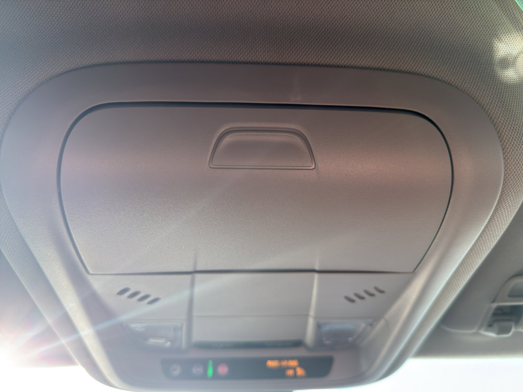 Used 2024 GMC Terrain SLE image 23