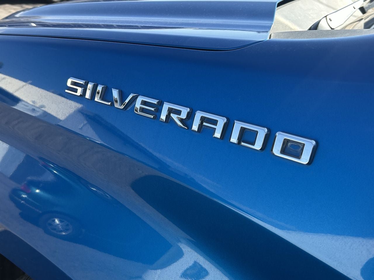 Used 2023 Chevrolet Silverado 1500 LT AWD/4WD image 9