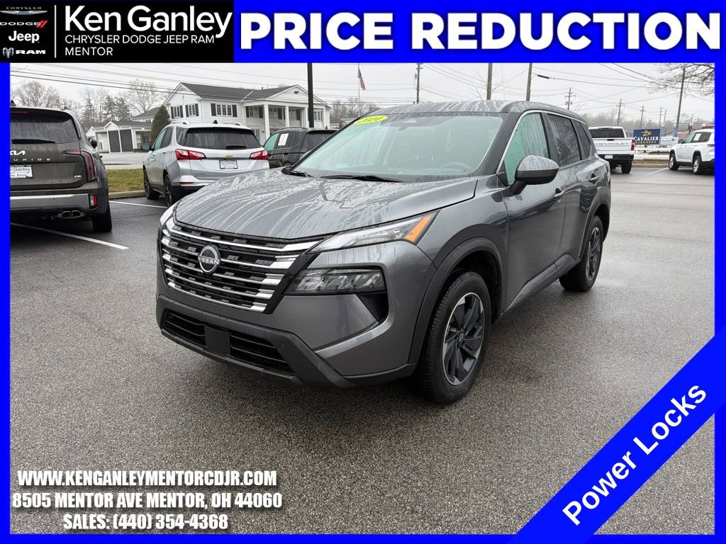 Used 2024 Nissan Rogue SV image 3