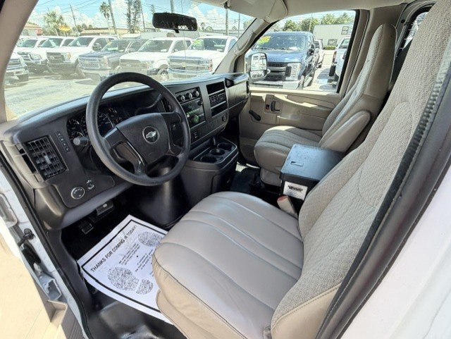 Used 2009 Chevrolet Express 2500 RWD image 14