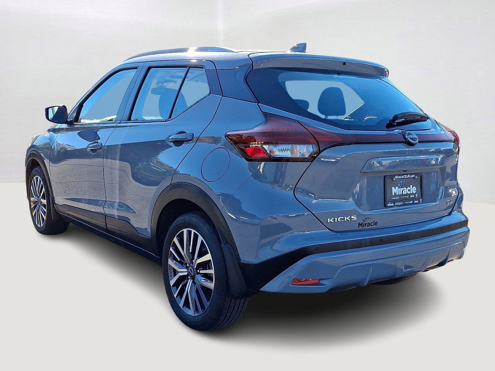 Used 2024 Nissan Kicks SV FWD image 4