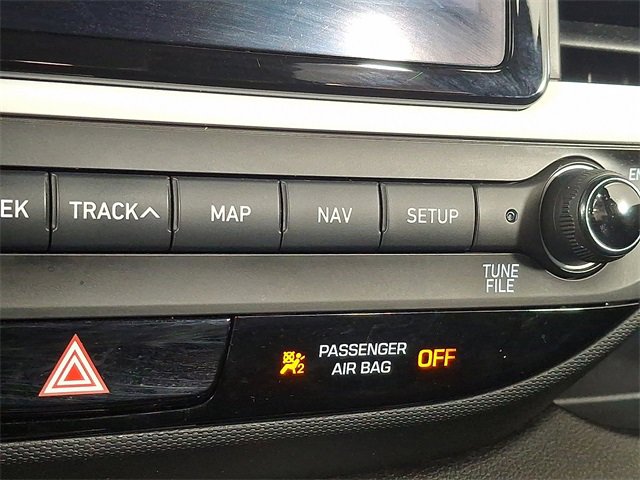 Used 2022 Hyundai Venue Limited image 24