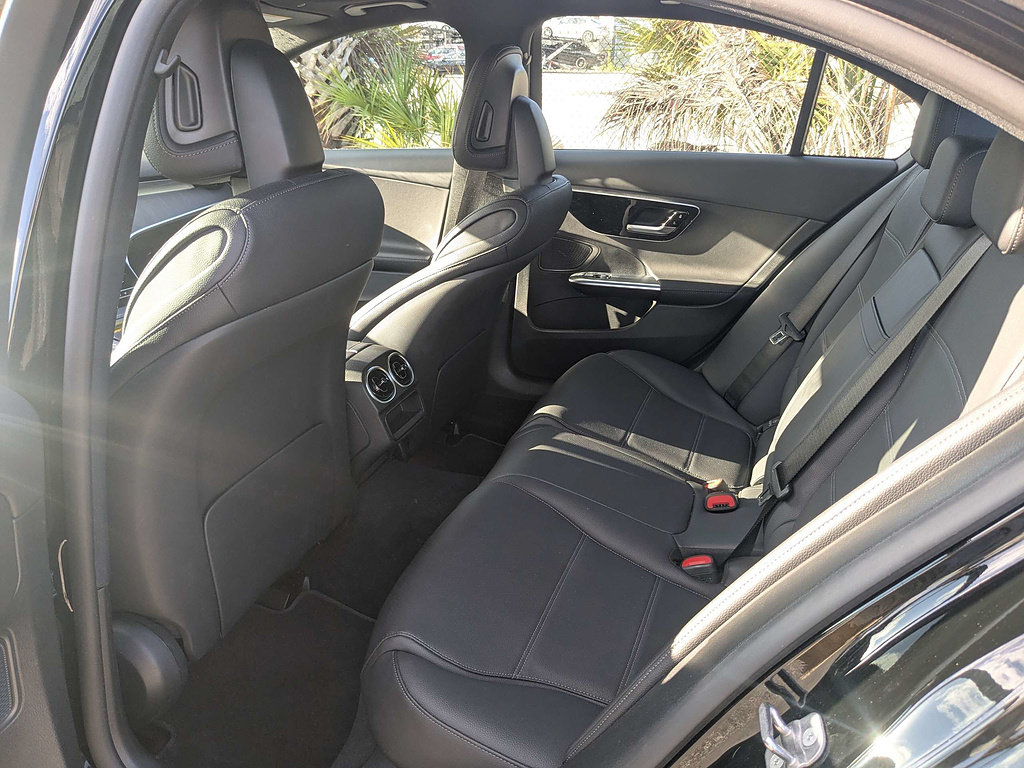 Used 2025 Mercedes-Benz C 300 Sedan image 13