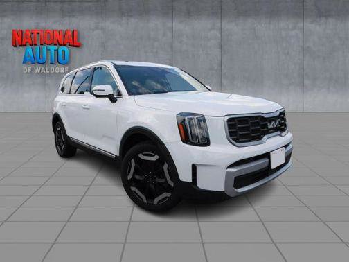 Used 2023 Kia Telluride S w/ S Sunroof Package