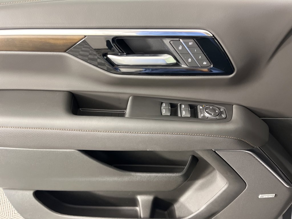 New 2026 Chevrolet Tahoe High Country AWD/4WD image 30