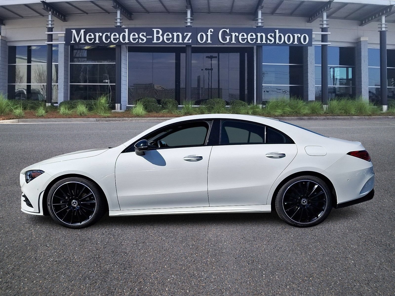 Used 2023 Mercedes-Benz CLA 250 4MATIC image 4