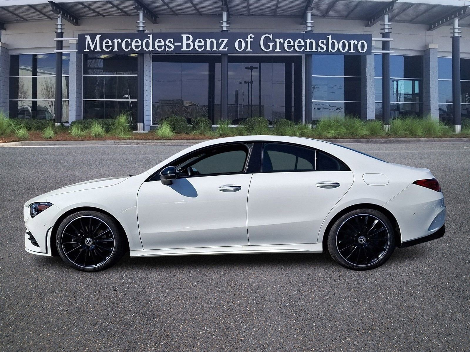 Used 2023 Mercedes-Benz CLA 250 4MATIC image 4