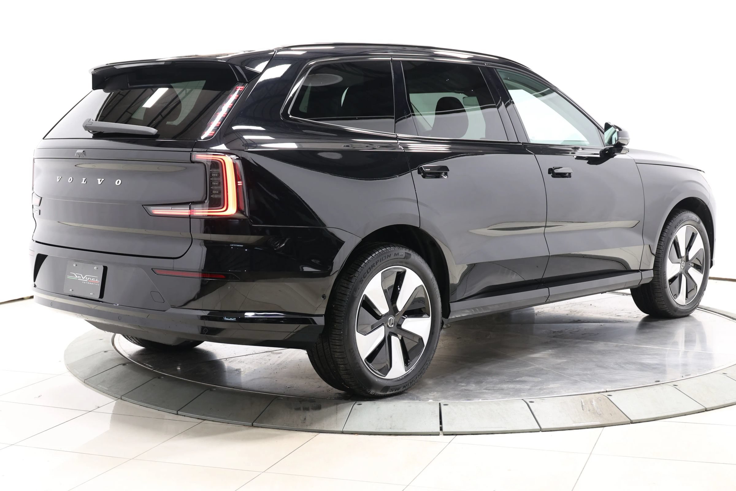 Used 2025 Volvo EX90 Plus AWD/4WD image 5