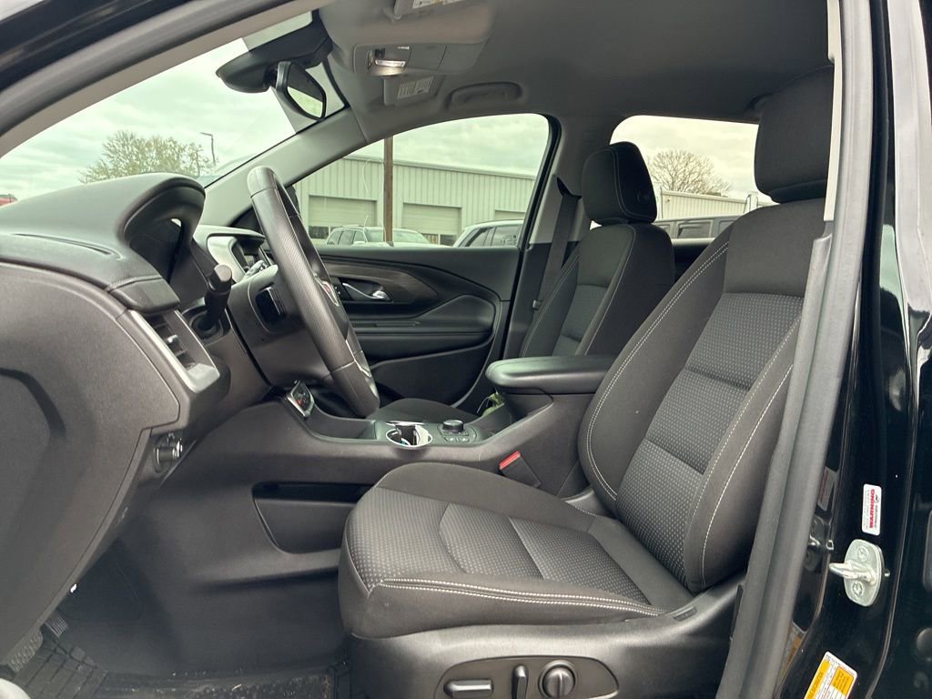 Used 2024 GMC Terrain SLE w/ Driver Convenience Package image 10